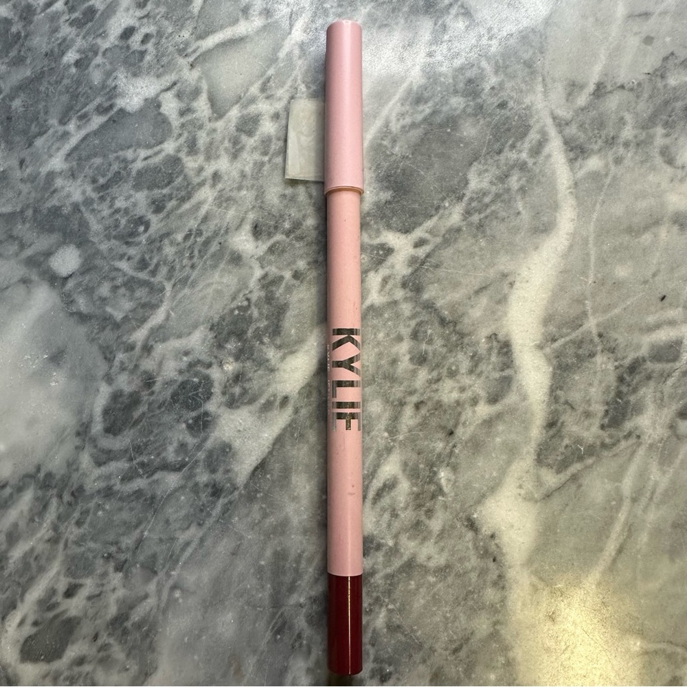 Kylie Cosmetics Lip Pencil Bite Me